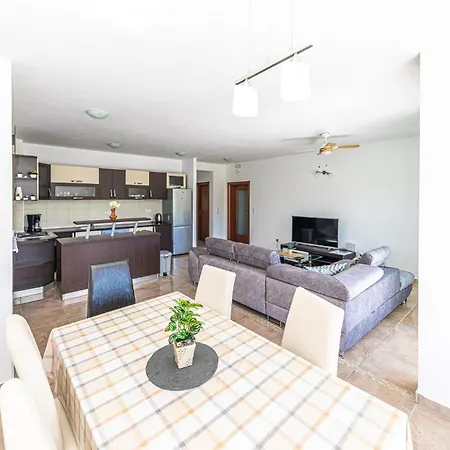 شقة Three-bedroom In Saldun