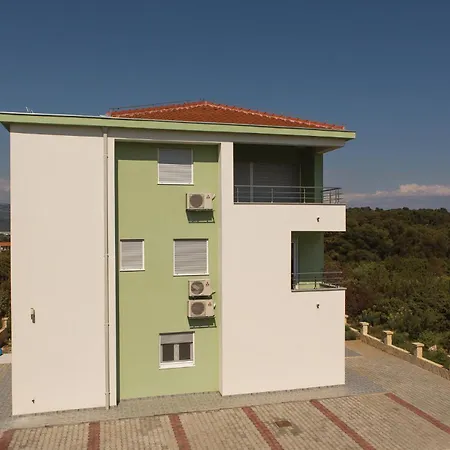 Three-bedroom In Saldun Apartman Trogir
